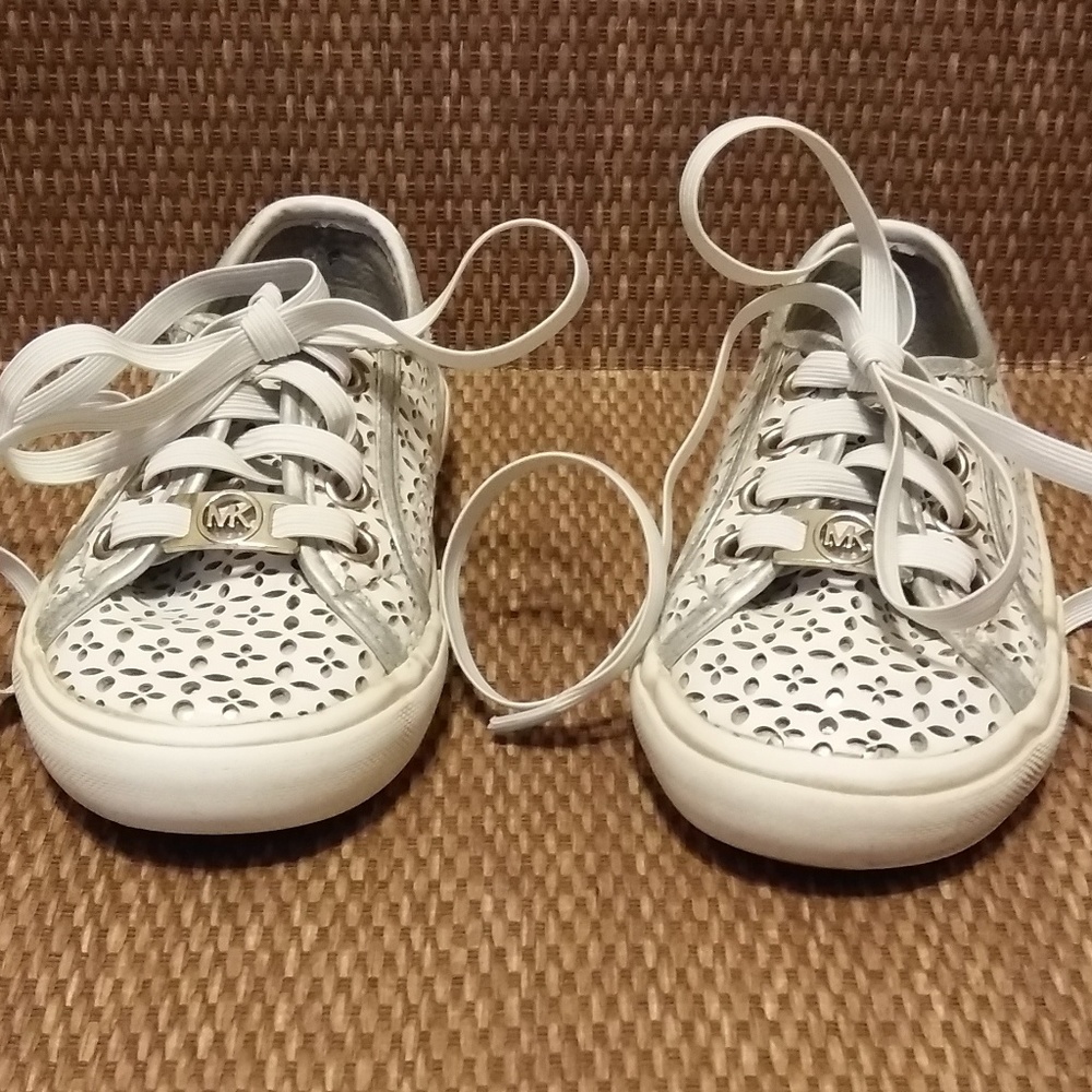 MICHAEL KORS WHITE & SILVER SNEAKERS